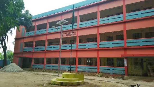 পলাশবাড়ী মহিলা কলেজ